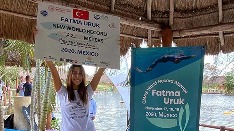 Fatma Uruk, serbest dalışta Meksika'da dünya rekoru kırdı