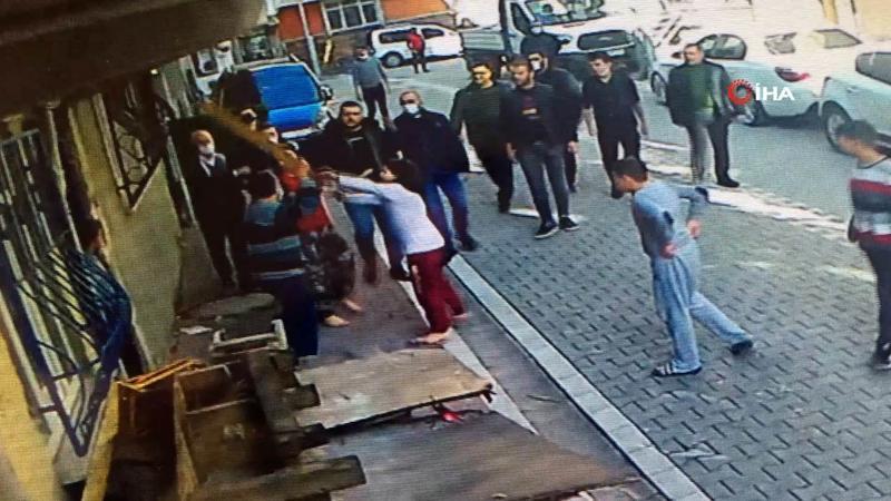 Esenyurt’ta baz istasyonu yüzünden tekme tokat kavga