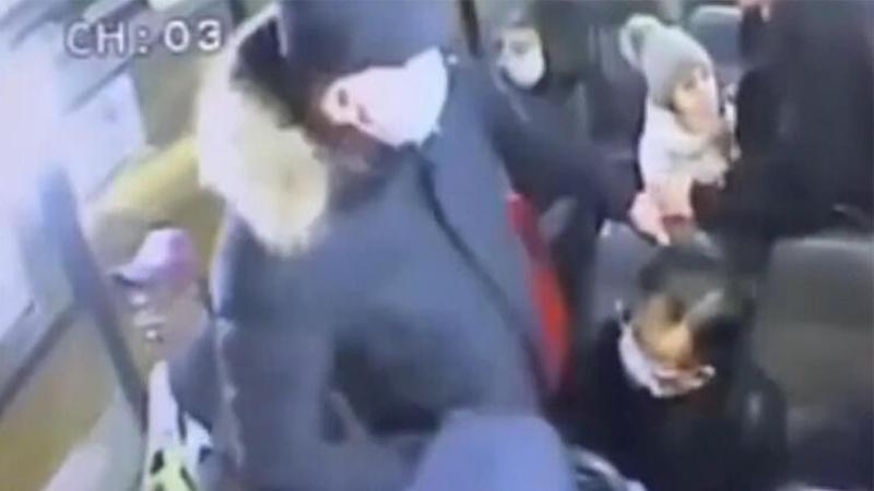 Rusya'da maske uyarısı yapan yolcu öldürüldü