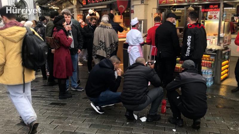 Taksim'de restoranların önü doldu taştı
