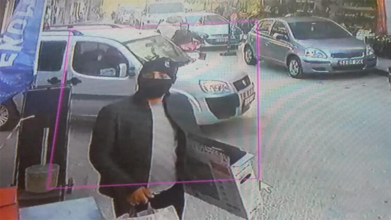Zanlıların çuvalı ve televizyonu çöpe atması kamerada