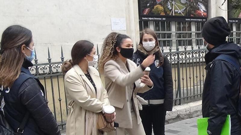 İstiklal Caddesi’nde maske ve sigara denetimi