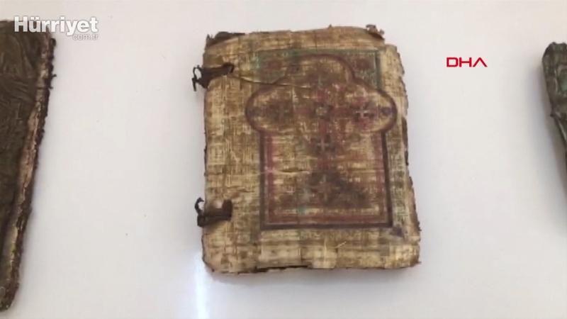 Araçta 7 adet ceylan derisine yazılı Tevrat ve İncil ele geçirildi
