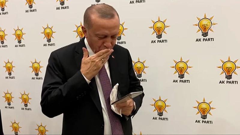 Cumhurbaşkanı Erdoğan, İzmir depreminin simgelerinden olan 3 yaşındaki Ayda bebek ile telefonda görüştü