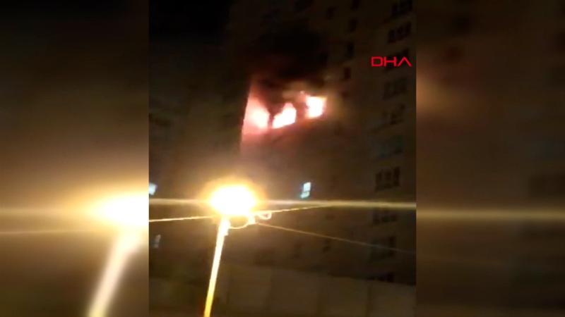 Esenyurt'ta 30 katlı binada yangın paniği