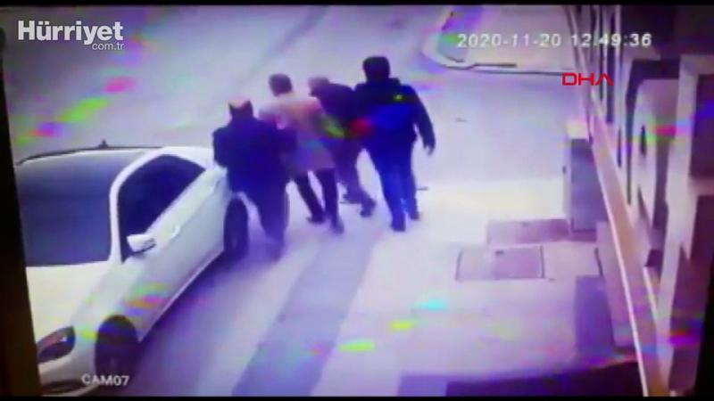 Eski sevgilisinden para almak isteyen kadın iş yerini kurşunlattı