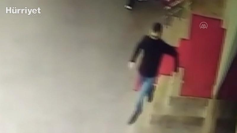 Kahramanmaraş'ta polis ekibine silahlı saldırı! Zanlının kaçma anı kamerada