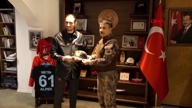 Trabzon Emniyet Müdürü Alper, Yusuf Yazıcı'yı maç oynamaya davet etti