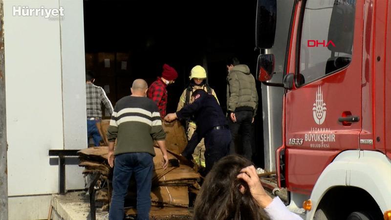 Büyükçekmece'de 8 katlı iş yerindeki yangın korkuttu