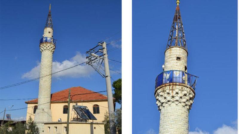 Minaresine yıldırım isabet eden cami ibadete kapatıldı