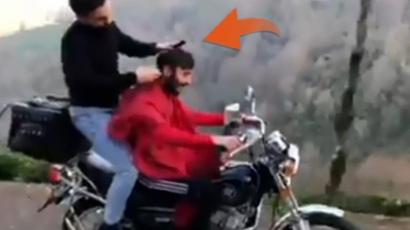 Bu görüntü sosyal medyada gündem oldu... "Gümbür gümbür geliyorum, yazı bekliyorum."