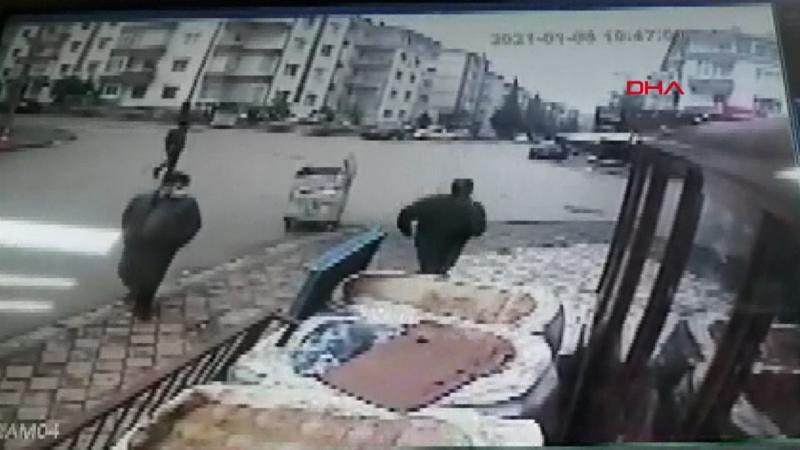 Firari FETÖ'cülerin balkondan atlama anları