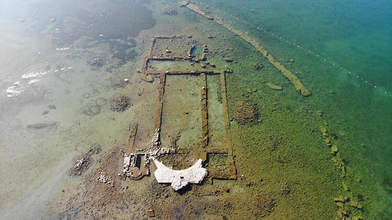 Tarihi bazilika sular çekilince ortaya çıktı