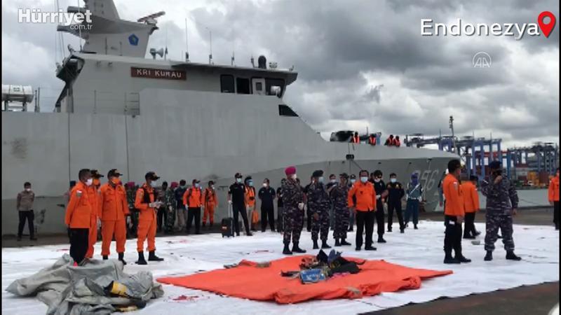 Endonezya’da düşen yolcu uçağının parçaları kriz merkezine getirildi