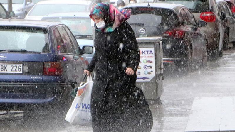 Erzurum'da yağmur; kar bekleyenleri şaşırttı