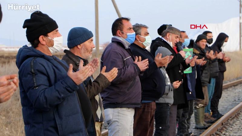 Erzurum'da köylüler yağmayan kar için dua etti