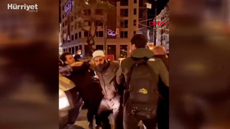 Sirkeci'de trafikteki 'yolu kapattın' kavgası kamerada