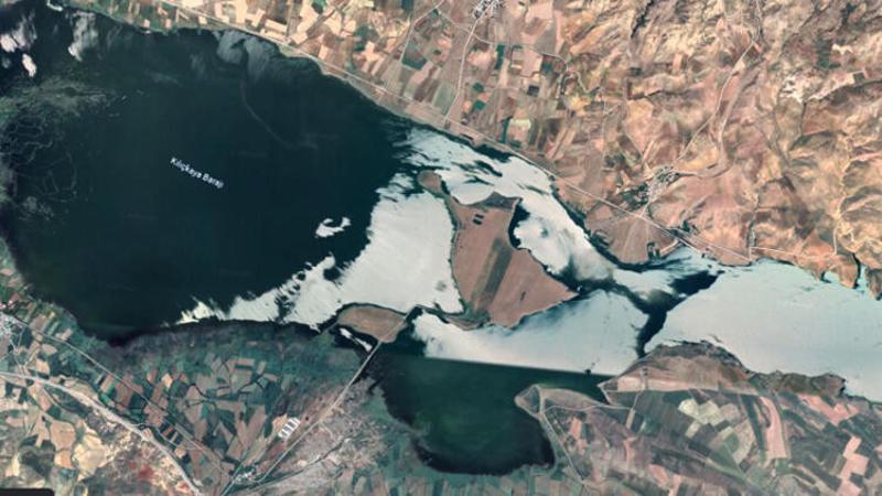 Sivaslı iş insanının baraj gölündeki adası, 8 milyon liraya satışta