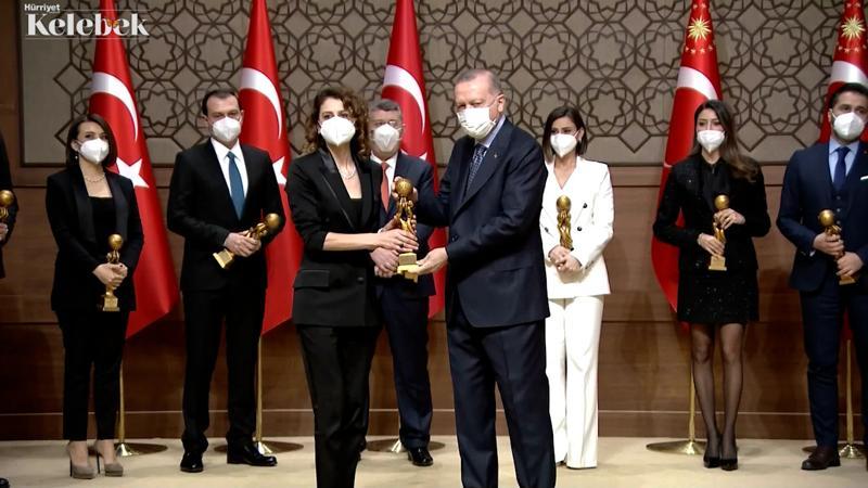 Yılın Kadın Oyuncusu ödülü Ebru Özkan'a
