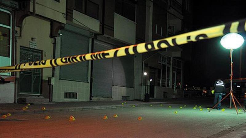 Otomobilde tüfekle vurulan iki kişi yaşamını yitirdi