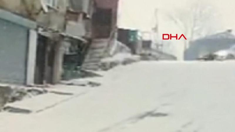 Kağıthane'de kayıp yere düşen bir kişiye otomobil çarptı
