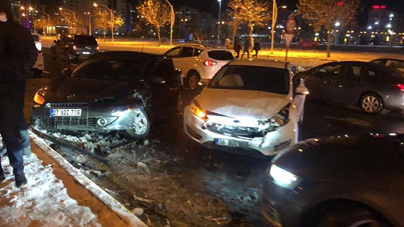 Diyarbakır'da 22 aracın karıştığı zincirleme kaza: Çok sayıda yaralı