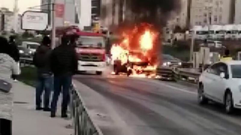 D-100 Karayolu'nda otomobil alev alev yandı!