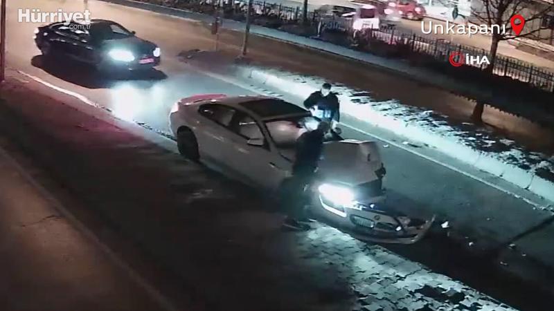 İstanbul’un göbeğinde “makas” kazası