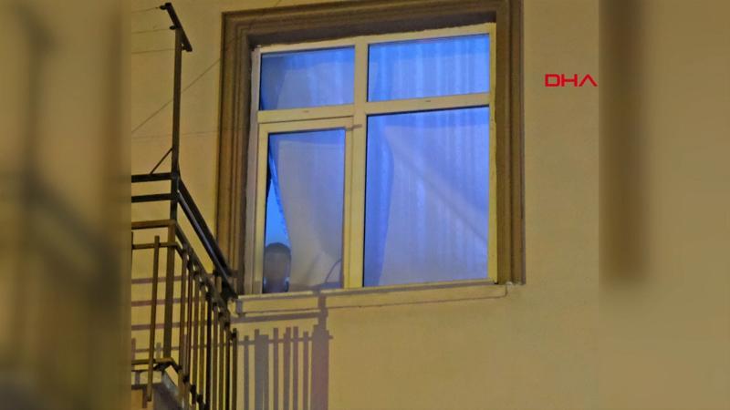 Anne ve babası gözleri önünde öldürülen çocuk, hala yaşıyorlar sanmış