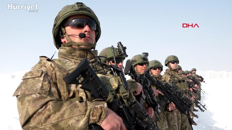 Mehmetçik yeni kamuflajı giymeye başladı