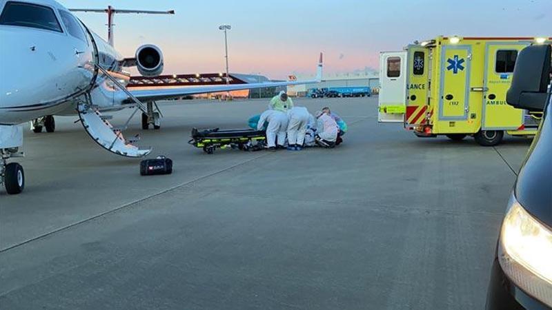 Koronavirüs hastası Türk, Hollanda'dan ambulans uçakla Türkiye'ye getirildi