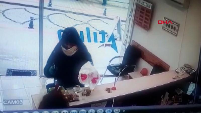 Döviz bürosuna silahlı soygun girişimi! O anlar kamerada