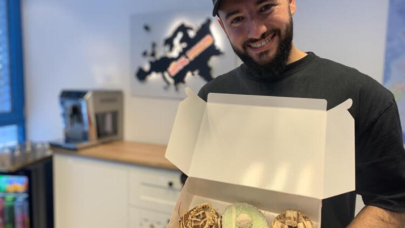 Türk gurbetçi Avrupa'da donut imparatoru oldu