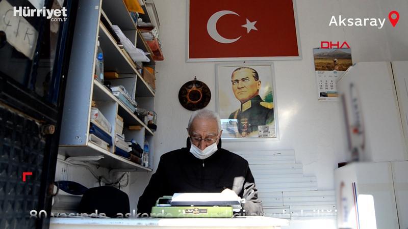 80 yaşında, askerde öğrendiği arzuhalciliği yaşatıyor