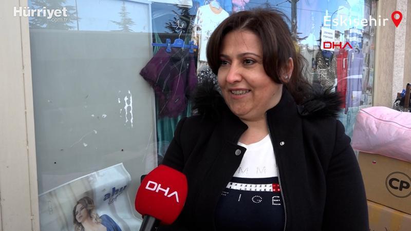 Kadınlar, yurtta kalan çocuklar için yüzlerce yelek ve patik ördü