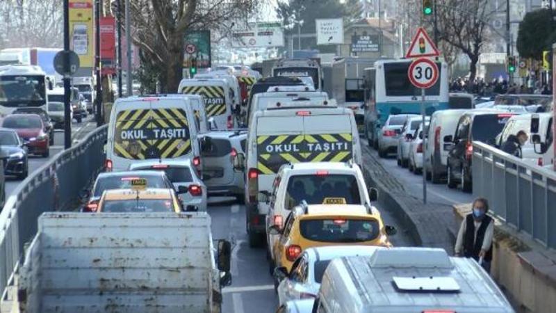 İstanbul'da kısıtlama öncesi trafik yoğunluğu