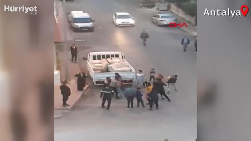Ortalık bir anda karıştı, kadınların kavgası, mahalle kavgasına dönüştü