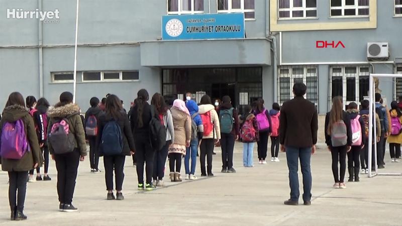 Okullarda yüz yüze eğitim kademeli olarak başladı