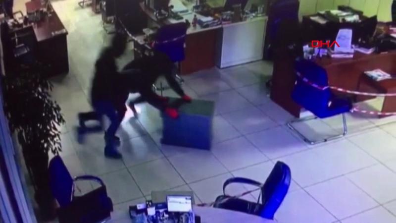 Çelik kasayı sürükleyerek böyle çaldılar!