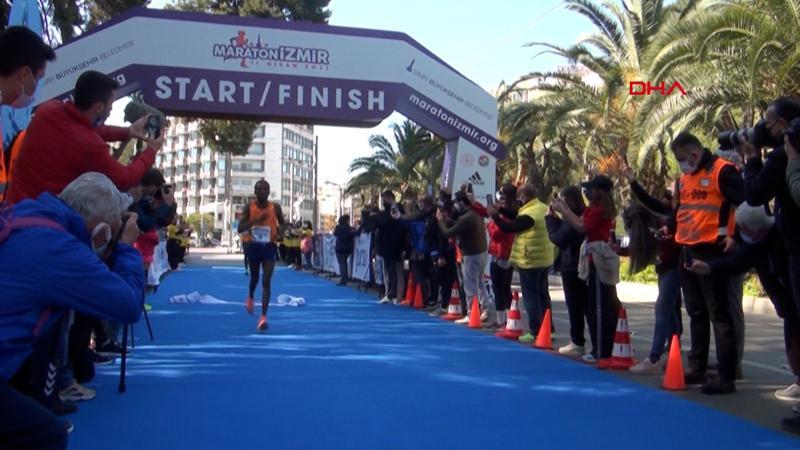 Maratonİzmir'de Türkiye'deki en iyi derece geldi