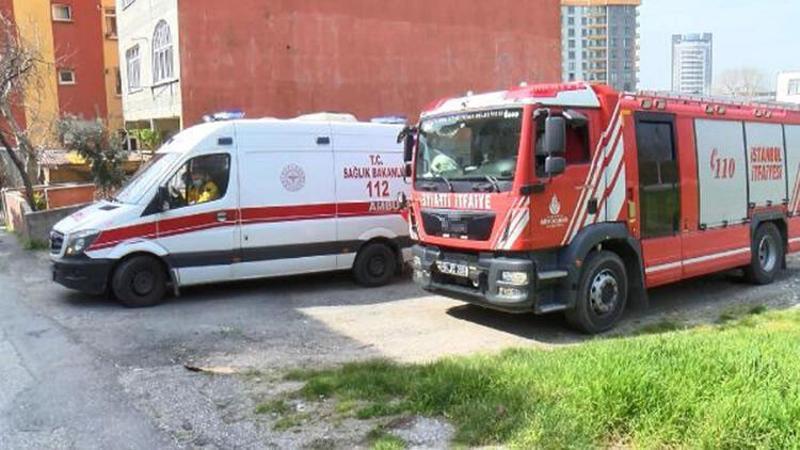 Bağcılar'da haber alamadıkları ev arkadaşlarını odasında ölü olarak buldular
