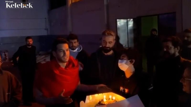 Set ekibinden sürpriz doğum günü kutlaması