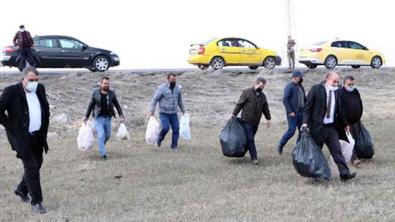 Kuş Cenneti'ne yüzlerce ekmek bıraktılar