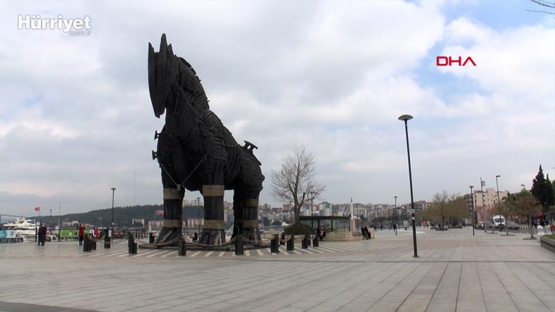 Çanakkale'de sahiller ve parklar vatandaşlara kapatıldı