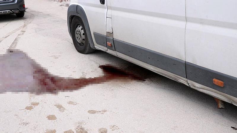 Afyonkarahisar'da kan sızan araçtan sakatat çıktı