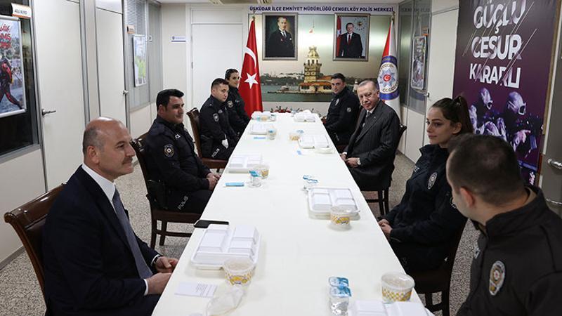 Cumhurbaşkanı Erdoğan ve Bakan Soylu, polislerle iftar yaptı