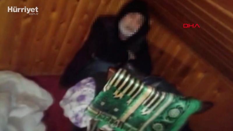 Kahvehanedeki denetimde çarşafın altına gizlendi, polisleri de güldürdü