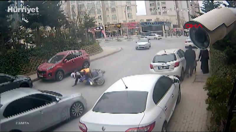 Başakşehir'de kuryenin ölümden döndüğü kaza, kamerada