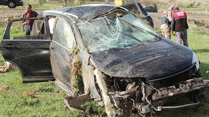 Erzurum'da Olur Belediye Başkanı makam aracıyla kaza yaptı