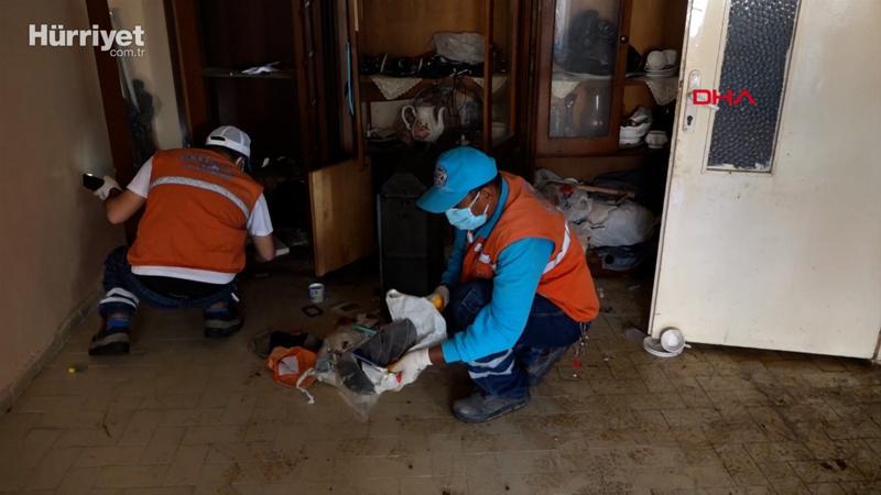 Kuşadası'nda yaşlı adamın yaşadığı evden 6 kamyon çöp çıktı